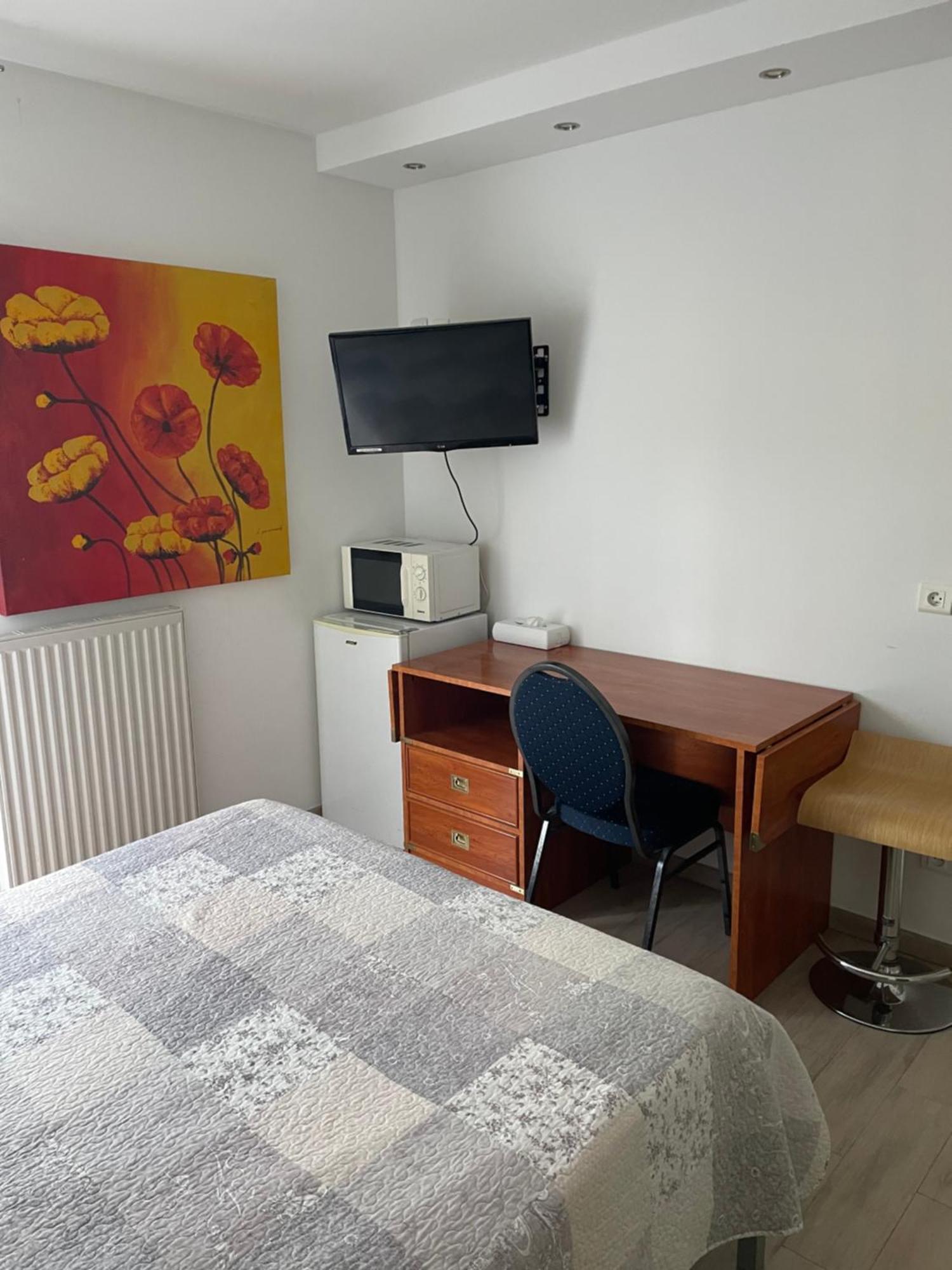 L'Abribis Hotel Firminy Szoba fotó
