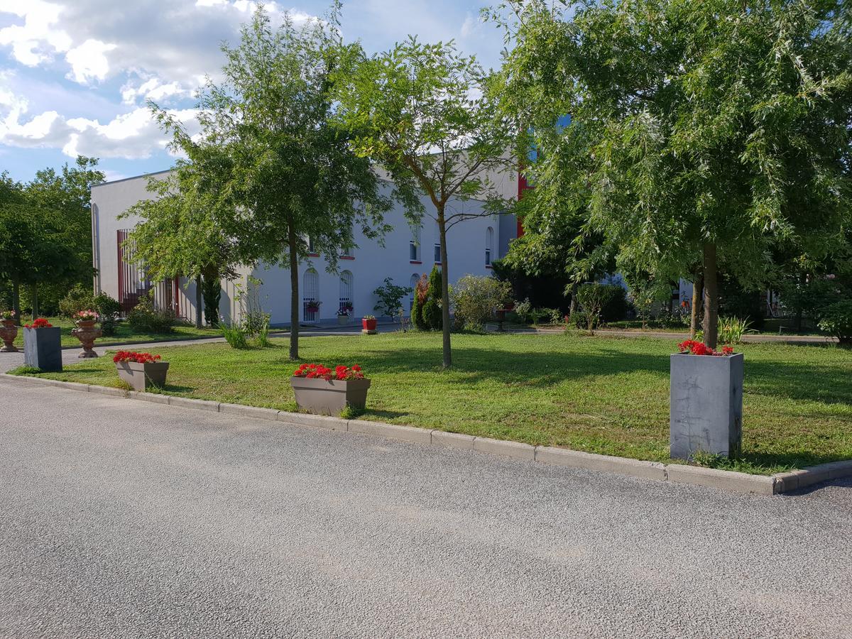 L'Abribis Hotel Firminy Kültér fotó